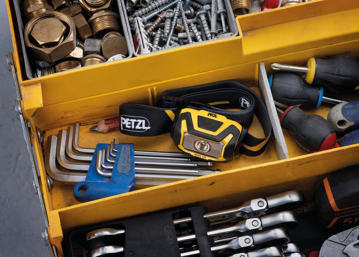 PETZL ARIA 1R Kafa Feneri (450 lümen)